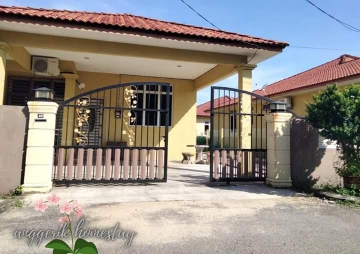 Anggerik Homestay Dungun Kampong Sura Tengah Bagian luar foto