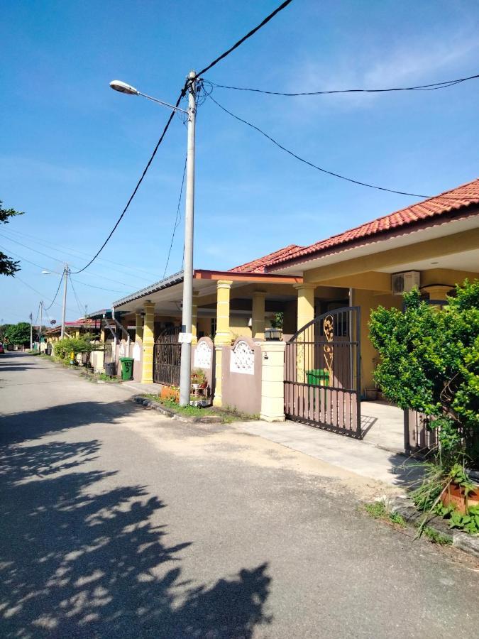 Anggerik Homestay Dungun Kampong Sura Tengah Bagian luar foto